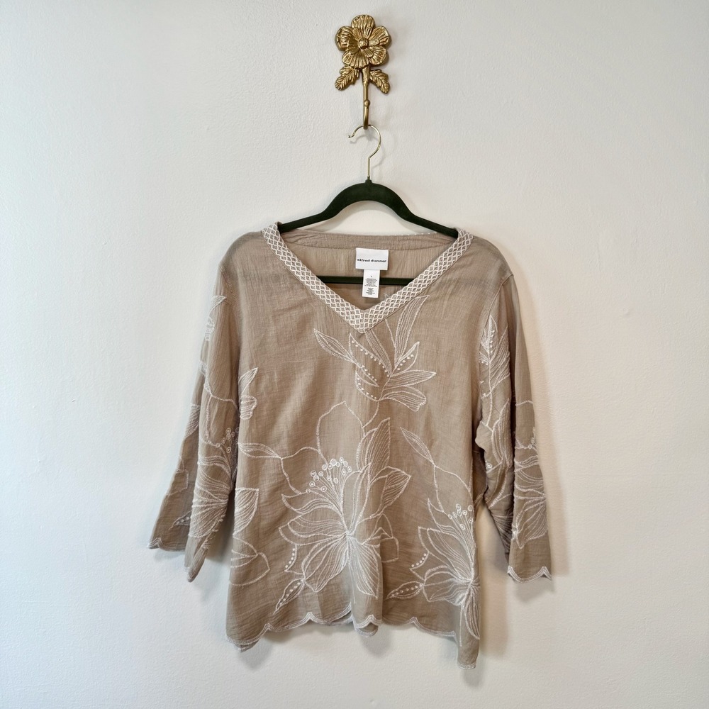 Beige Floral Embroidered Scalloped Hem V-Neck Top Alfred Dunner L Boho Coastal